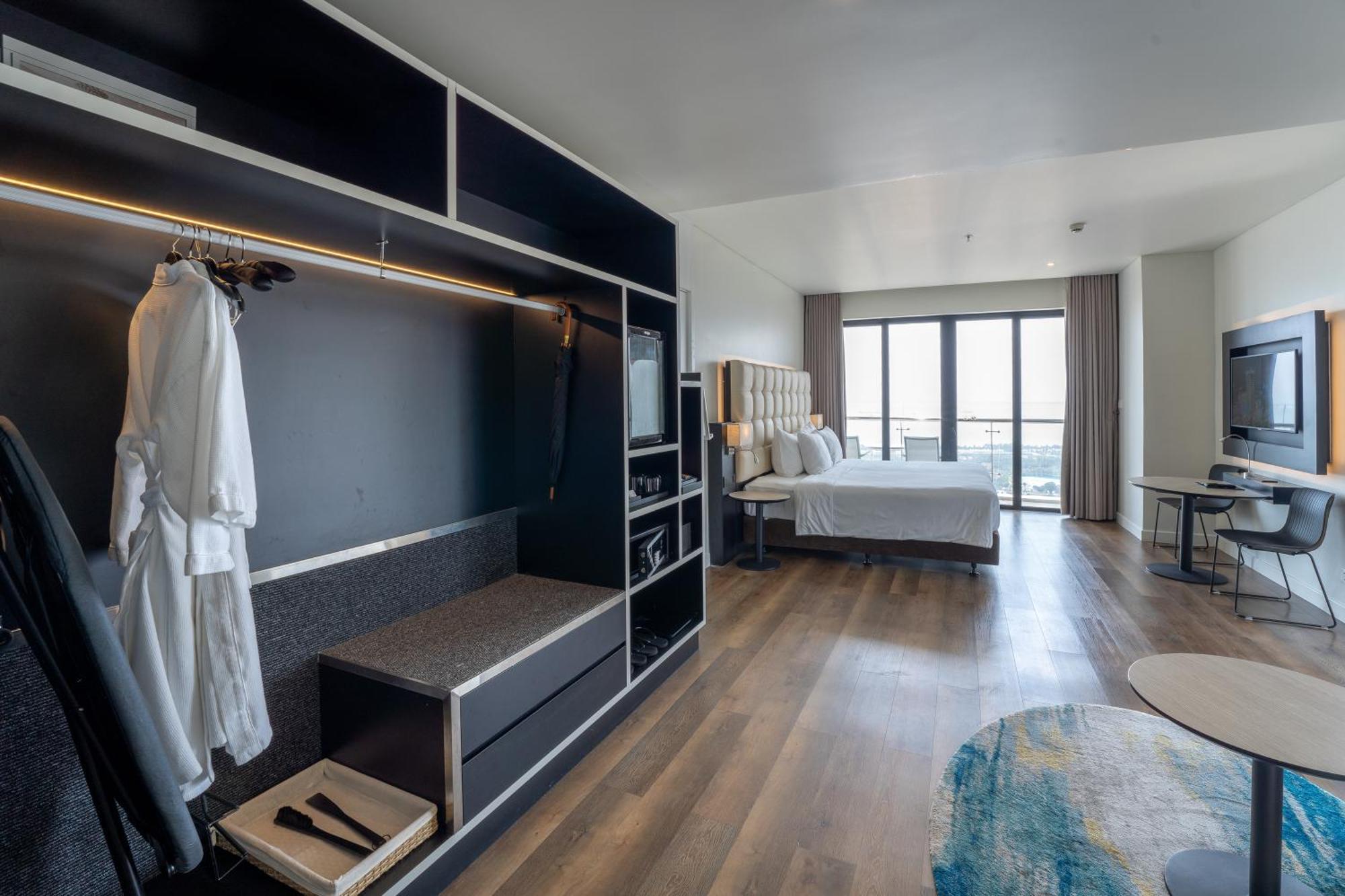 Hotel Soleil Ha Long, Trademark Collection By Wyndham Bagian luar foto
