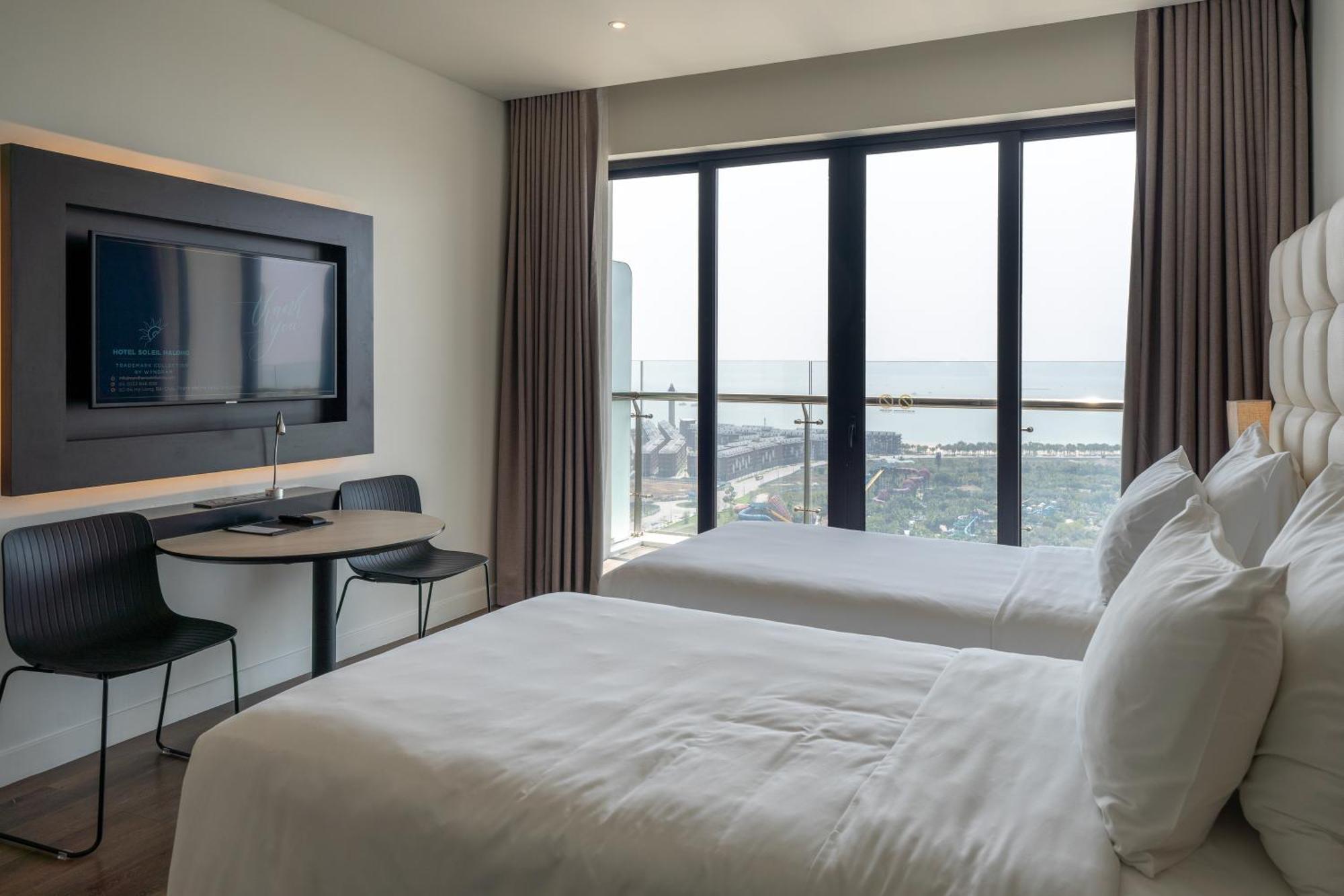 Hotel Soleil Ha Long, Trademark Collection By Wyndham Bagian luar foto